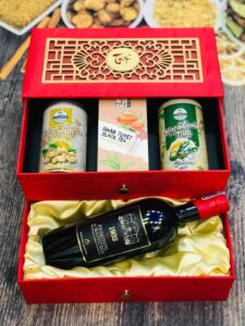 Set quà tặng tết 2023 của rượu vang Minh Phương