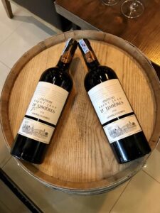 Review rượu vang Chateau Saint Jean Daumieres Les Perles Noires